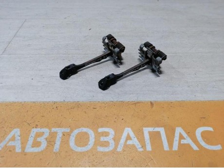 Fluence №4 ограничитель двери задний