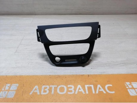 Fluence №4 рамка под магнитолу блок климата