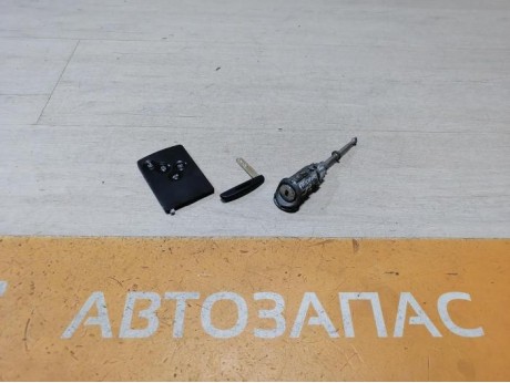 Fluence №4 ключ карта с личинкой двери