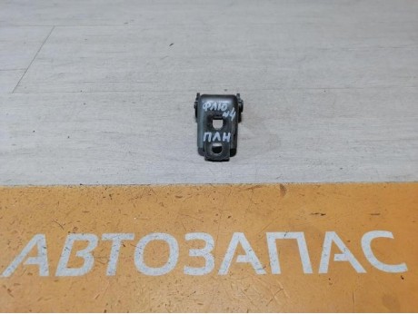 Fluence №4 петля двери нижняя