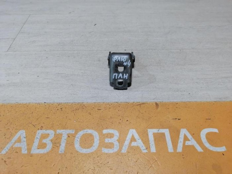 Fluence №4 петля двери нижняя