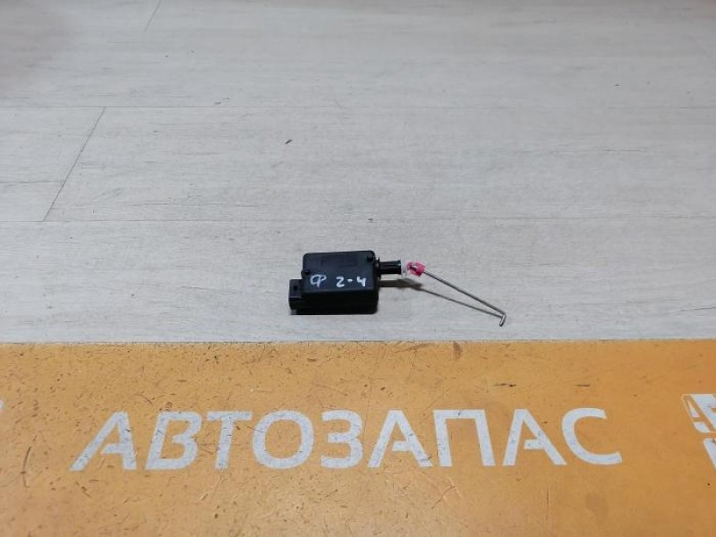 Logan ф2 №4 активатор замка багажника