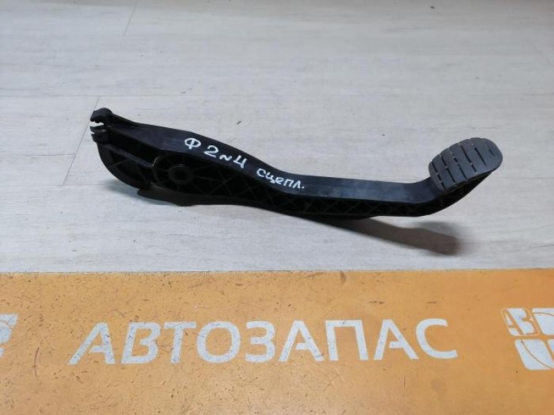 Logan ф2 №4 педаль сцепления