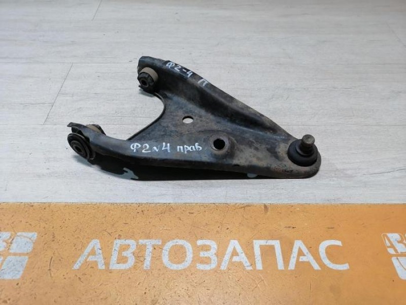 Logan ф2 №4 рычаг правый
