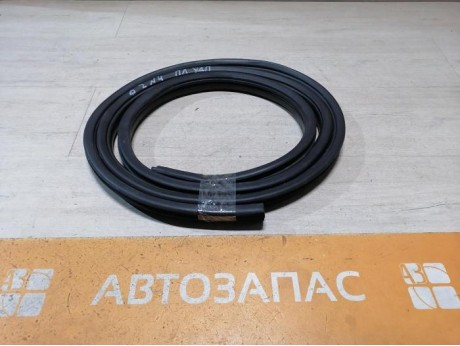 Logan ф2 №4 уплотнитель дверного проема передний левый деф