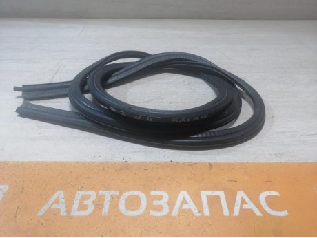 Logan ф2 №4 уплотнитель багажника