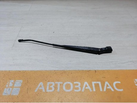 Logan ф2 №4 поводок дворника правый