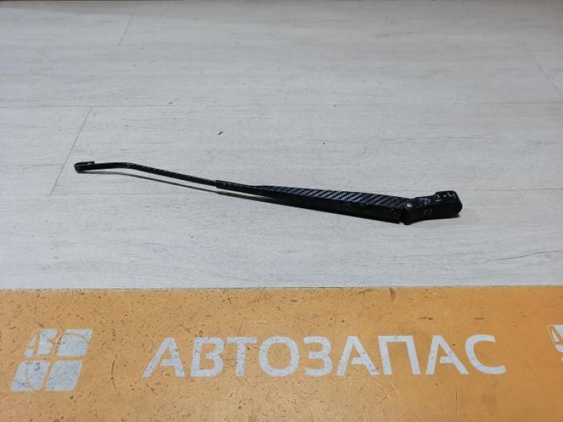 Logan ф2 №4 поводок дворника правый