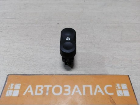 Logan ф2 №4 кнопка блокировки дверей