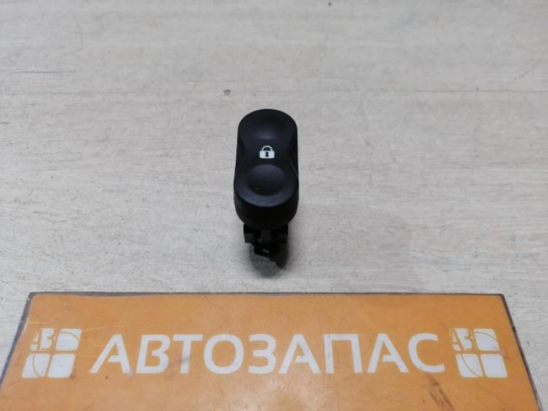 Logan ф2 №4 кнопка блокировки дверей