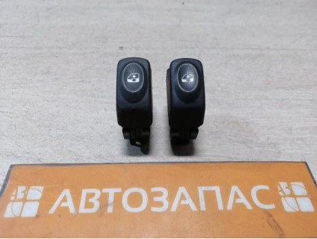 Logan ф2 №4 кнопка стеклоподъемника задних пассажиров