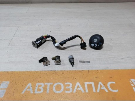 Logan ф2 №4 замок зажигания не к-кт