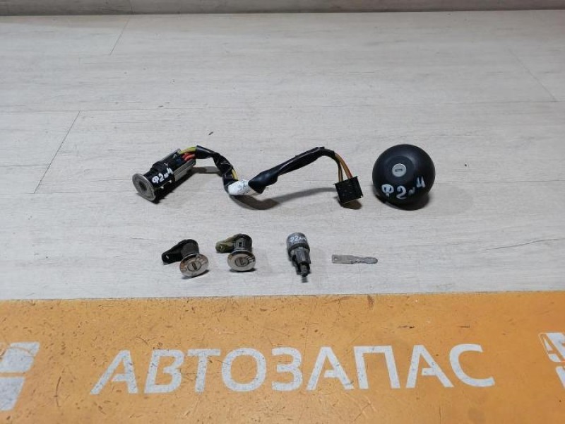 Logan ф2 №4 замок зажигания не к-кт