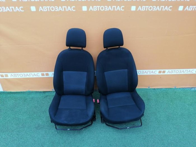 Logan №51 сиденье переднее к-кт деф