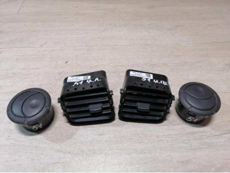 Logan №51 дефлектор торпедо центральный левый текстурный