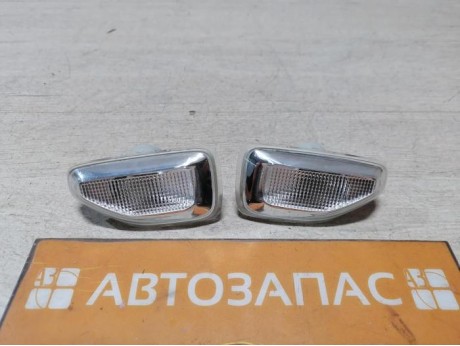 Logan №51 повторитель поворота в крыло левый