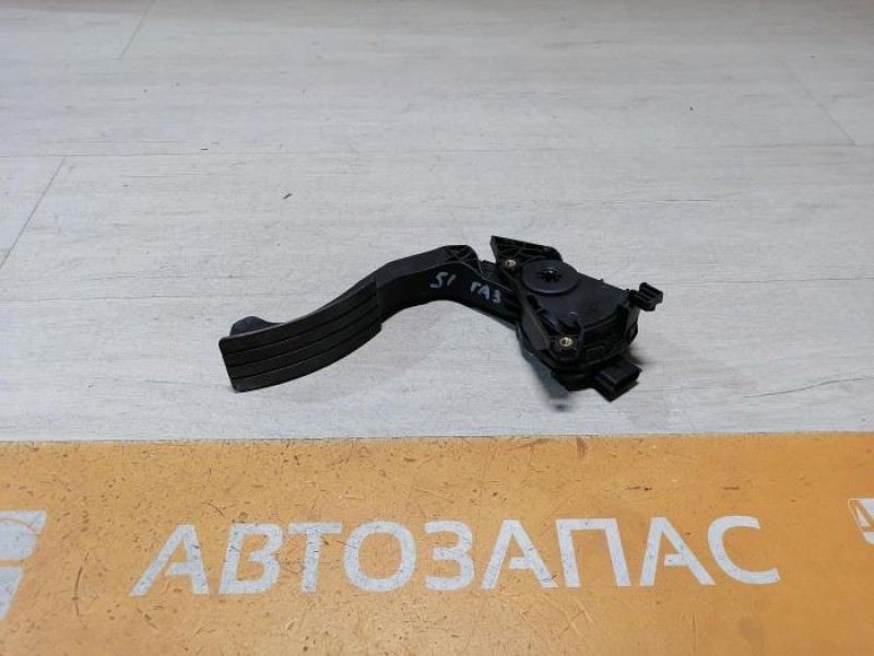 Logan №51 педаль газа