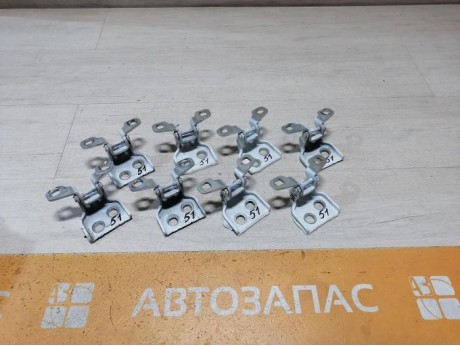 Logan №51 петля двери