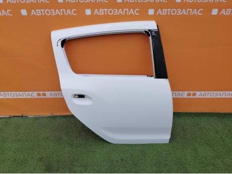 Sandero №16 дверь задняя правая деф