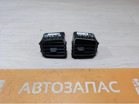 Sandero №16 дефлектор торпедо центральный левый