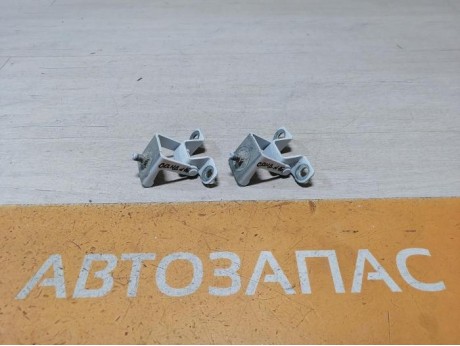 Sandero №16 петля багажника