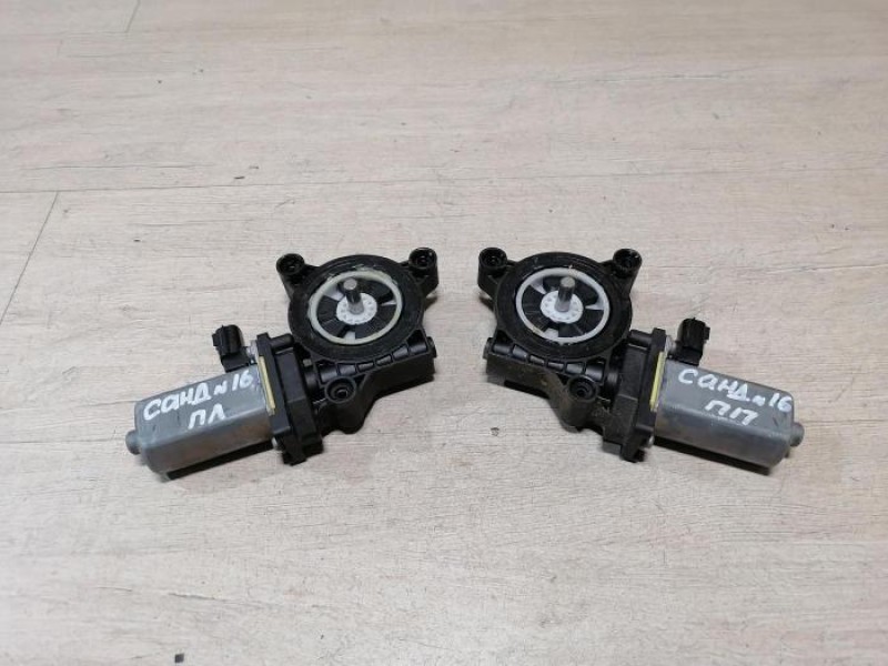 Sandero №16 моторчик стеклоподъемника правый