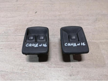 Sandero №16 кнопка стеклоподъемника
