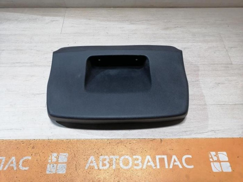 Sandero №16 обшивка крышки багажника