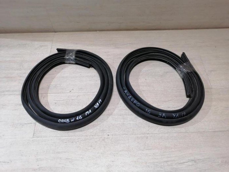 Sandero №16 уплотнитель дверного проема передний левый