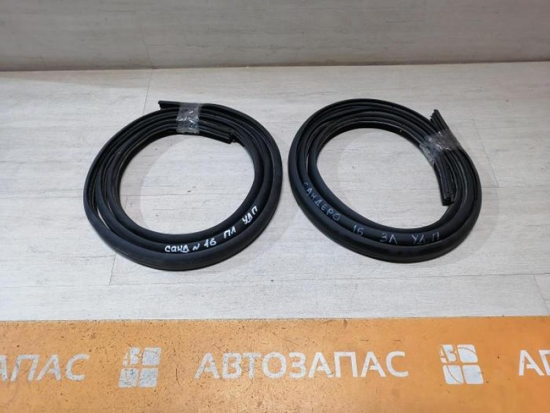 Sandero №16 уплотнитель дверного проема задний левый