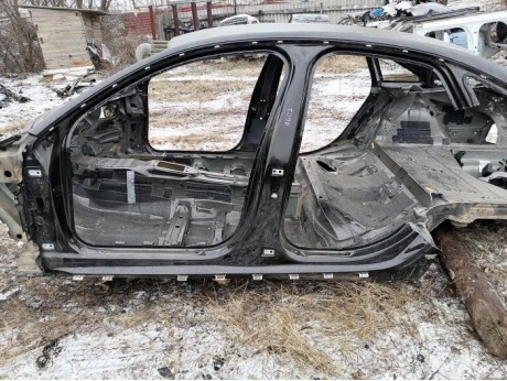 Audi A6 C7 порог левый