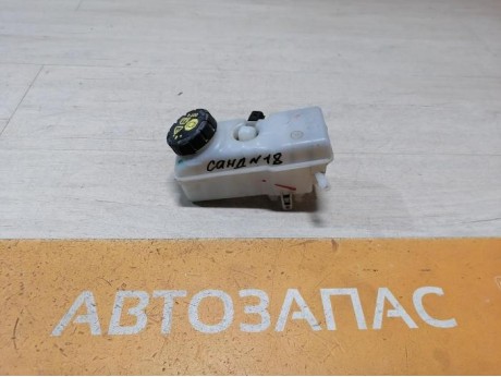 Sandero №18 бачок тормозного цилиндра гидро
