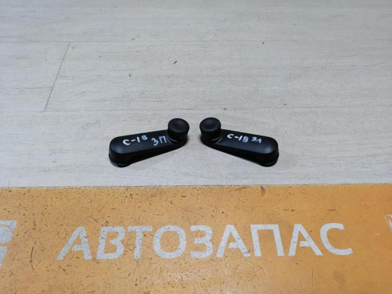 Sandero №18 ручка стеклоподъемника