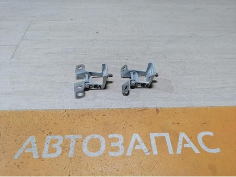 Sandero №18 петля багажника