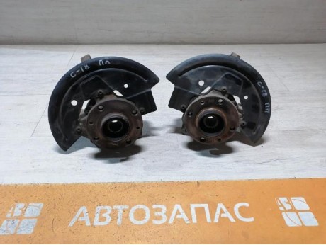 Sandero №18 кулак левый