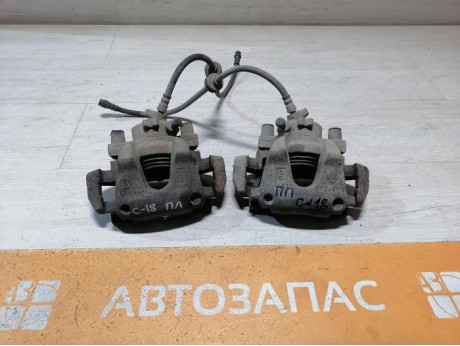 Sandero №18 суппорт левый 16кл