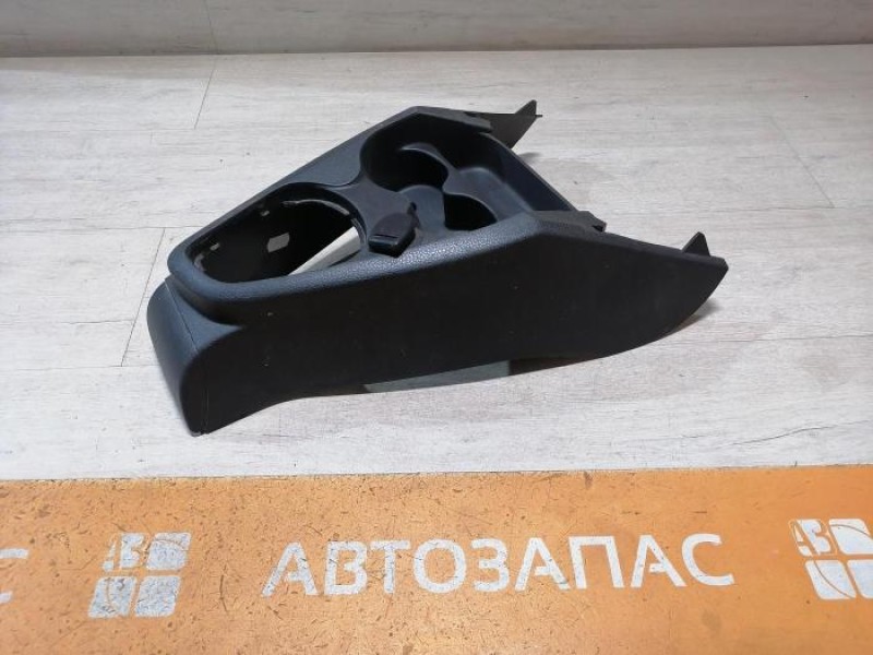 Sandero №18 консоль центральная под кулису