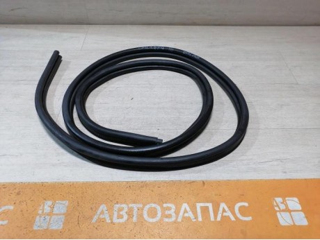 Sandero №18 уплотнитель багажника