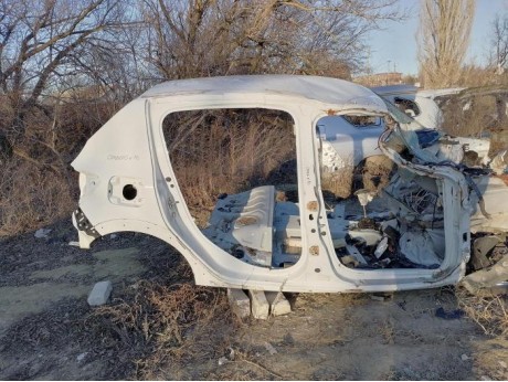 Sandero №16 крыло заднее правое сапожок с порогом