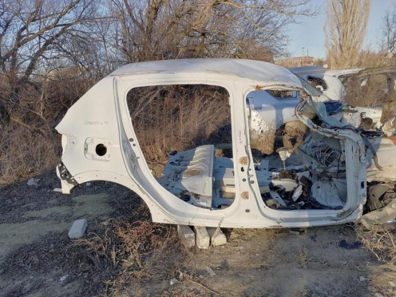 Sandero №16 крыло заднее правое сапожок с порогом