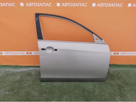 Almera G15 №12 дверь передняя правая деф