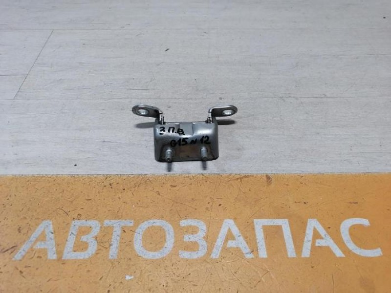 Almera G15 №12 петля двери задняя правая верхняя