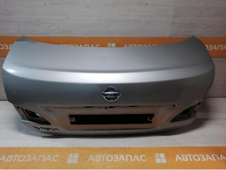 Almera G15 №12 крышка багажника деф