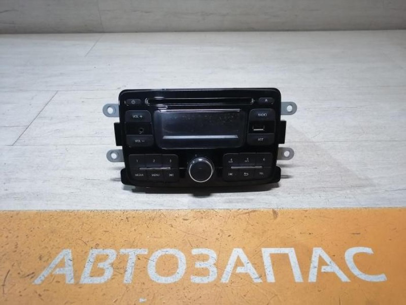 Sandero №19 магнитола штатная 2 дин