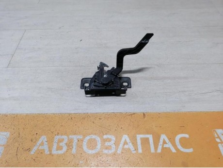 Sandero №19 замок капота