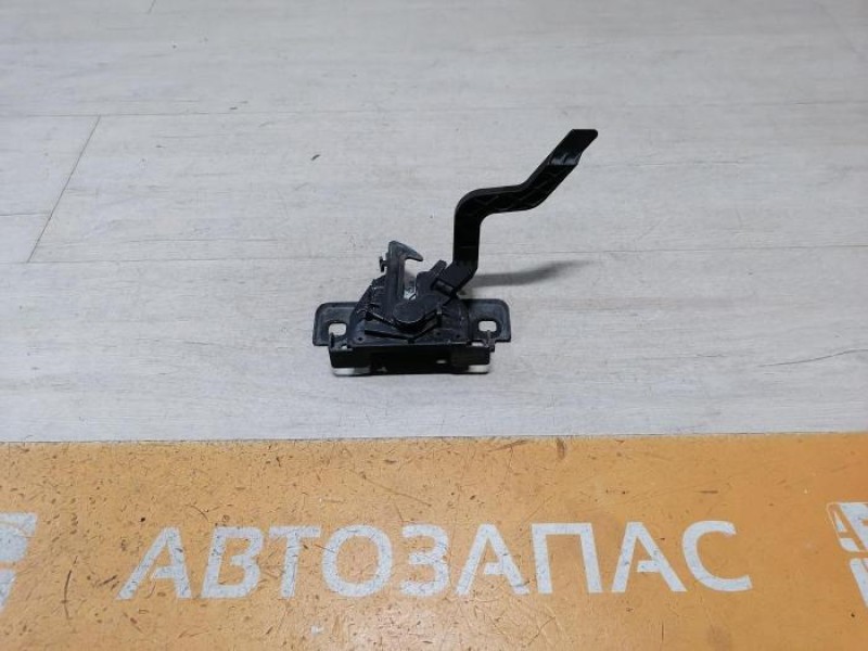 Sandero №19 замок капота