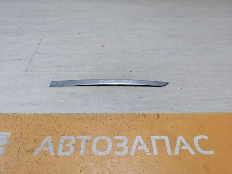 Sandero №19 молдинг решетки радиатора левый