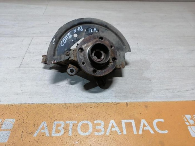 Sandero №19 кулак левый