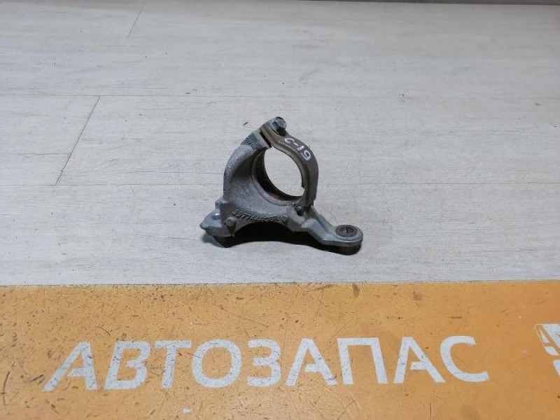Sandero №19 кронштейн подвесного подшипника