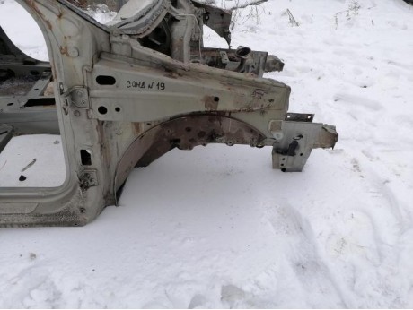 Sandero №19 лонжерон правый деф